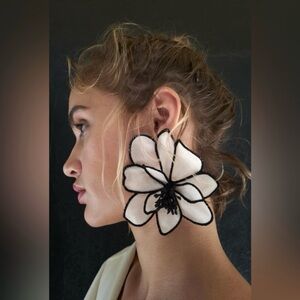 ZARA Woman NWT Floral Earrings White Black